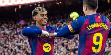 Lamine Yamal et Robert Lewandowski (9)